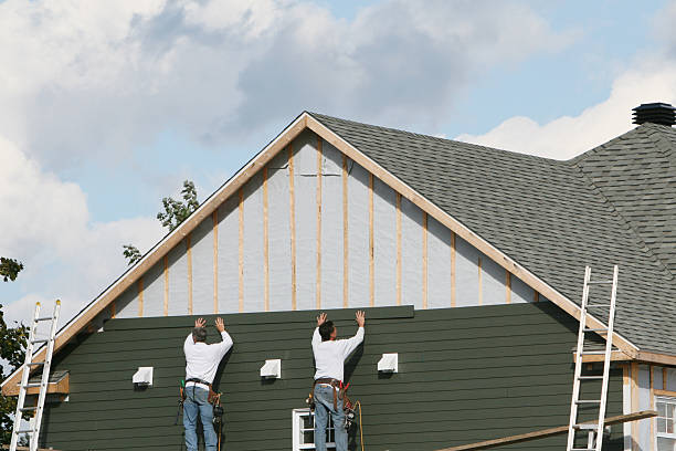 Professional Siding technician working in Greenbush, VA